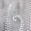 Tavolino ferro e cemento - decoro bianco su grigio